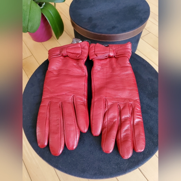Danier Accessories - NEW - Danier Genuine Leather 50% Wool Lining Gloves Size L